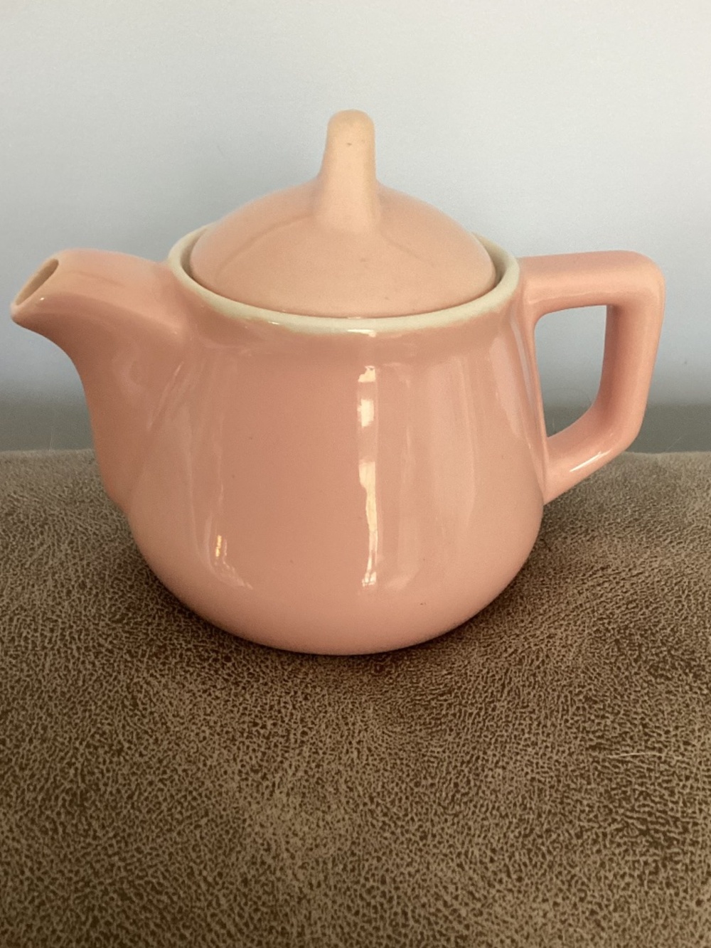 Vintage Teapot pink small 12oz restaurant china